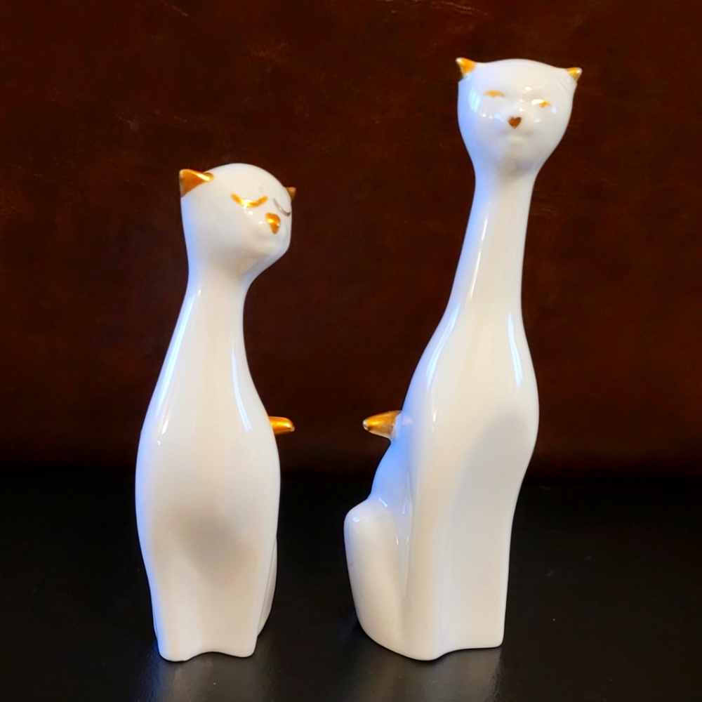 Hungarian porcelain cats